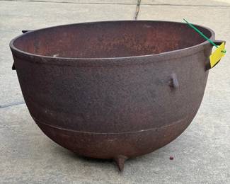 XL Metal Rusty Cauldron