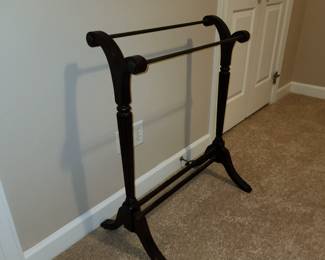 Bombay Co. quilt rack RHB