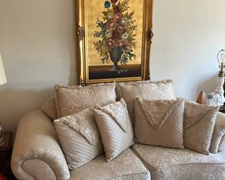 love seat with matching pillows, good conditon