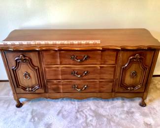 JETH955 Vintage Buffet French provencial style buffet with 3 drawers and 2 doors with 1 fixed shelf inside of each.