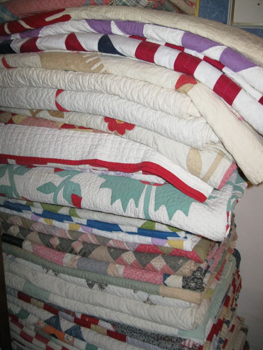 QUILT SALE ANTIQUE HAND MADE QUILTS starts on 11/2/2023
