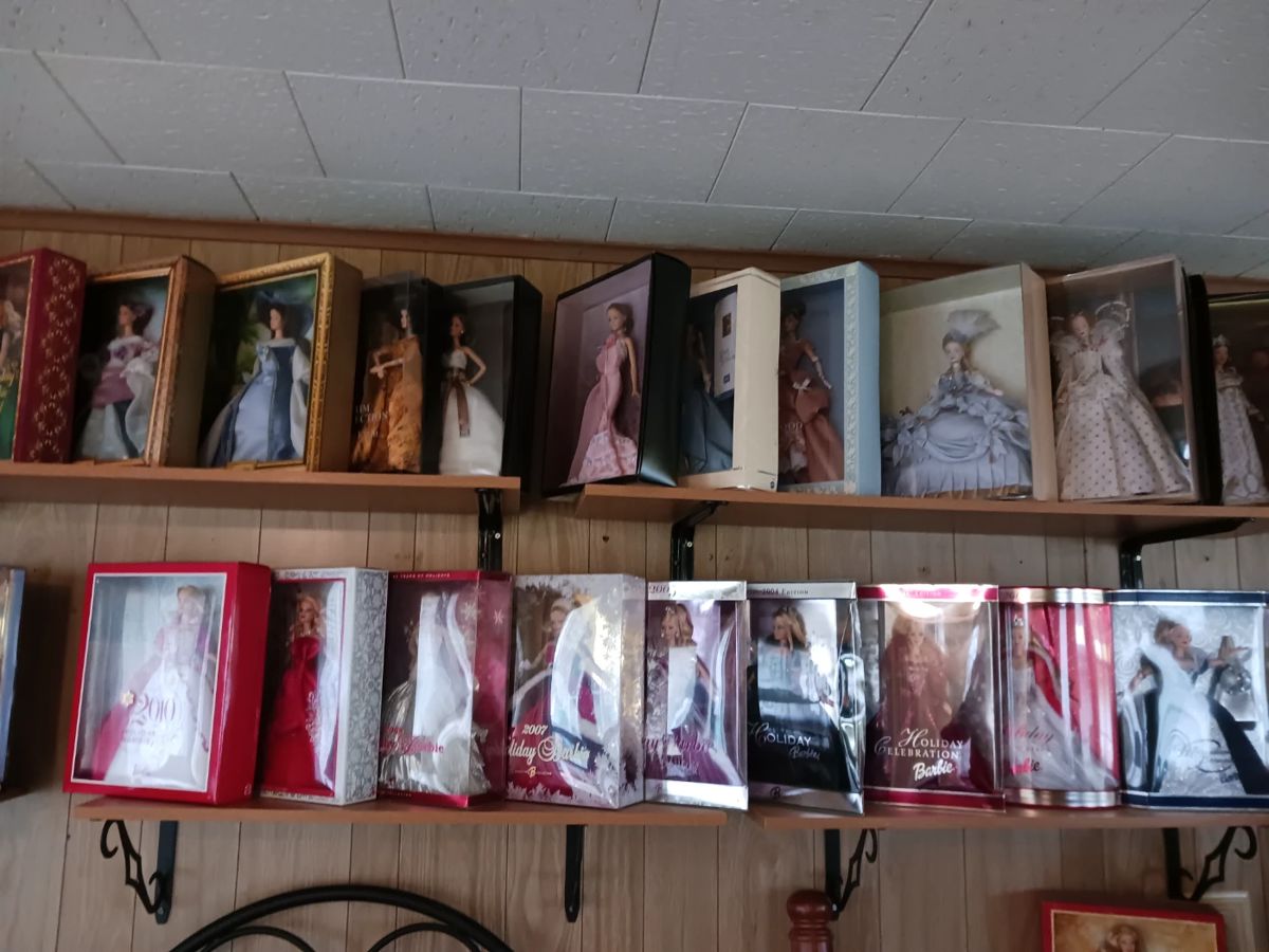 Moving Sale with Collectibles in Kenosha, WI starts on 11/9/2023