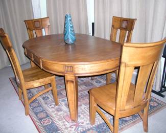 Dining / kitchen table with 4 chairs, 2 leafs, excellent condition, $125