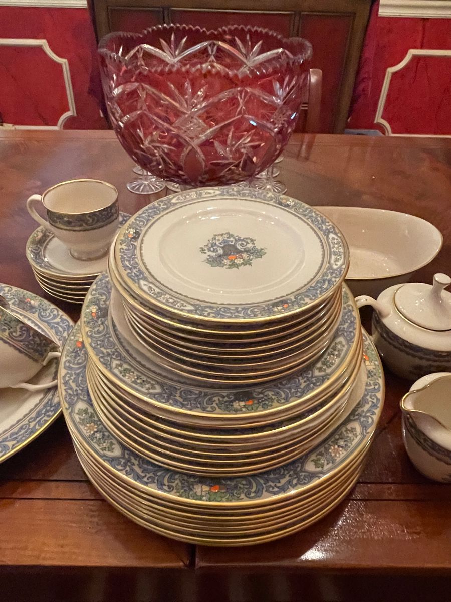 ALLEN ESTATE SALE OVERFLOWING GERMANTOWN SALE starts on 11/8/2023