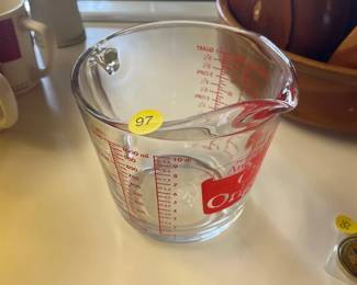 GLASS MEASURING CUP