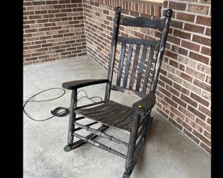 ROCKING CHAIR
