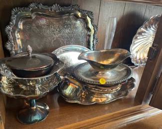  LOT OF SILVERPLATE ITEMS
