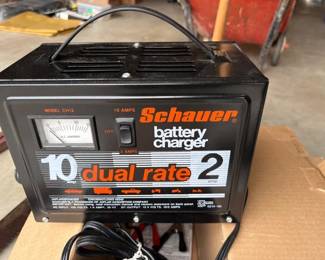BATTERY CHARGER