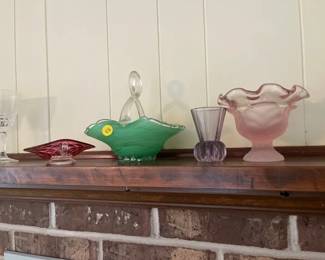 LOT OF VINTAGE GLASS PIECES