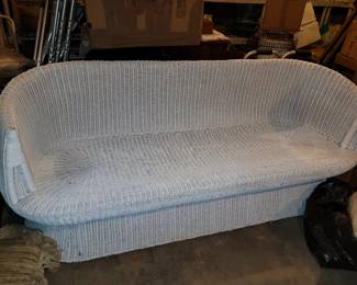 Mid century white wicker set in excellent condition 