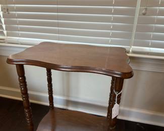 A16 - $20 small side table measures 17.5" x 11.75" top x 24" tall. 