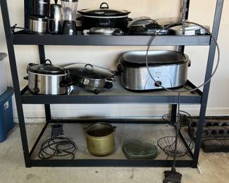 Lots of Appliances in very good condition