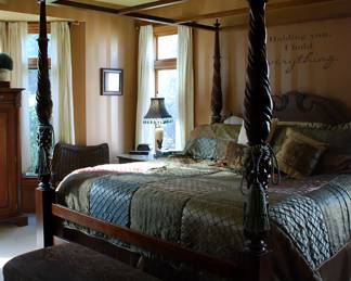 King size Pennsylvania House 4 post bed with optional removable canopy.  Shown in this picture with canopy on.  