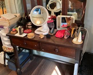 Great Vanity with mirror