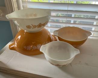 Cinderella Pyrex Butterfly Gold Pattern bowl set