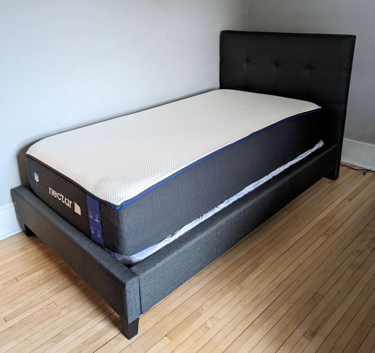 Modest Beach Moving Auction starts on 11/7/2023