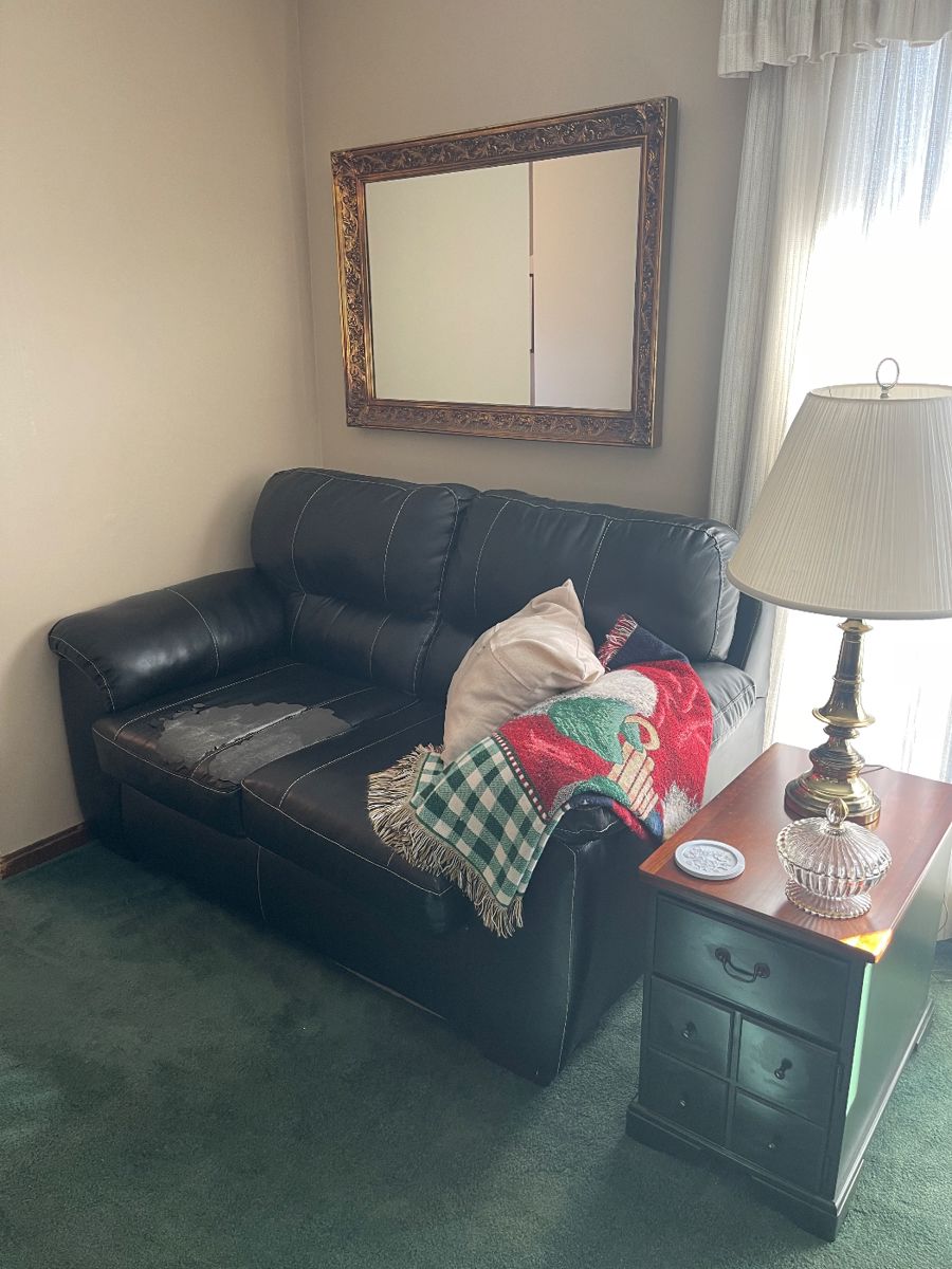 Living Estate Sale by The Junque Ladies starts on 11/2/2023