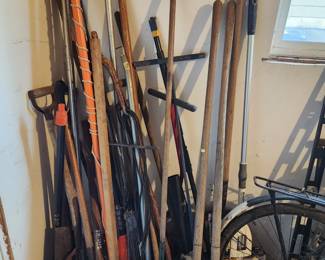 Yard tools 
