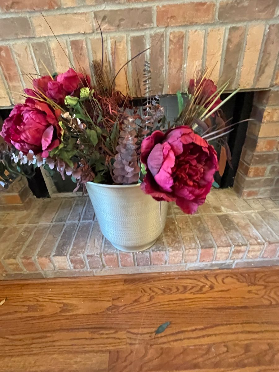 Estate sale Atlanta homes full of furnishings,... starts on 11/1/2023