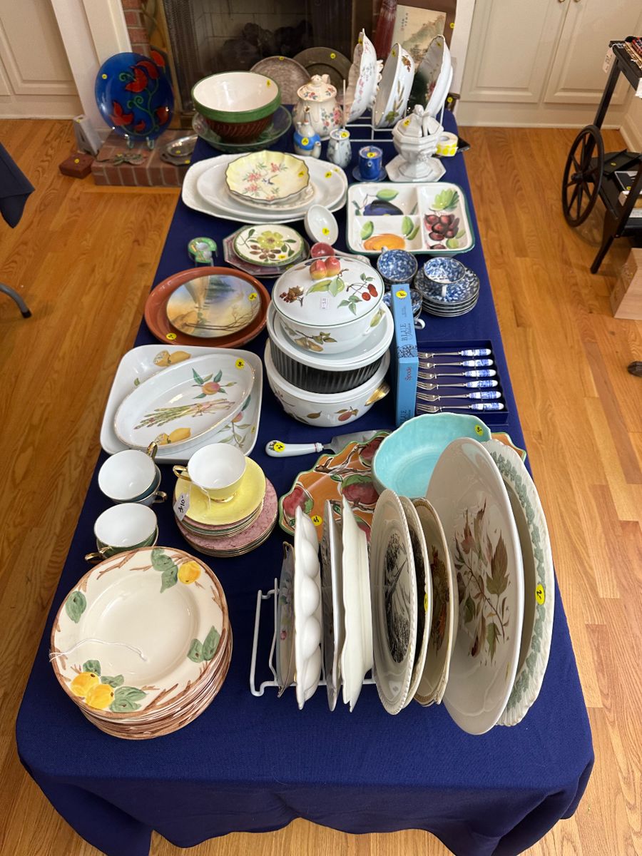 Estate Sale by Mayor Estate Sales in Champaign, IL starts on 11/2/2023