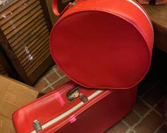 Vintage luggage set!!