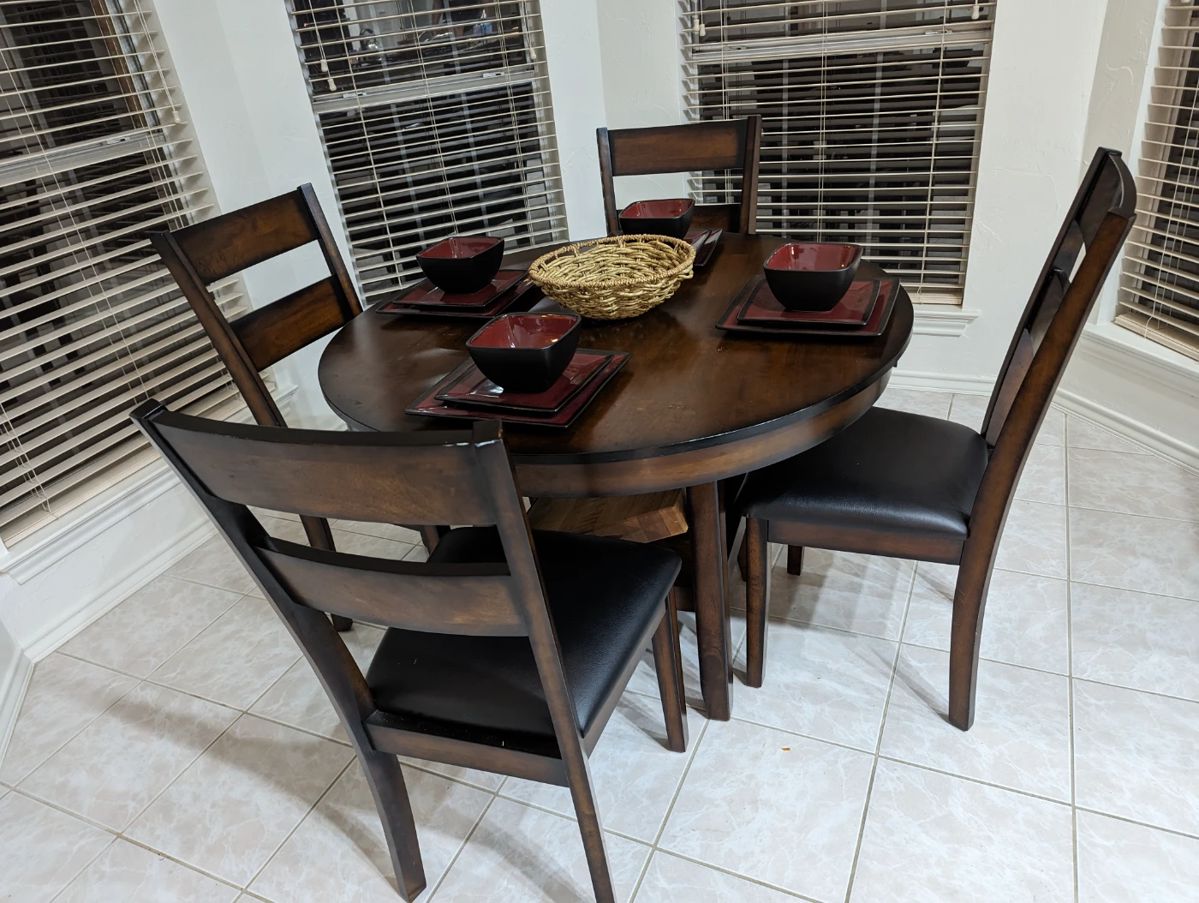 McKinney Briar Ridge Estate Sale in Mckinney, TX starts on 11/4/2023