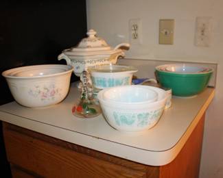 Pyrex, Soup Tureen, Bowls