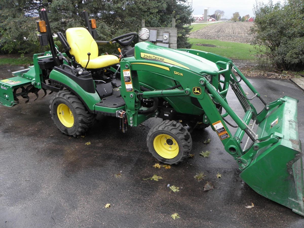 John Deere 1025R Diesel 4WD Utility Tractor with JD 120R Front-end Loader, ONLY 63 hours!