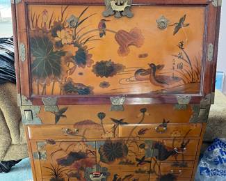 Gorgeous Asian secretary......