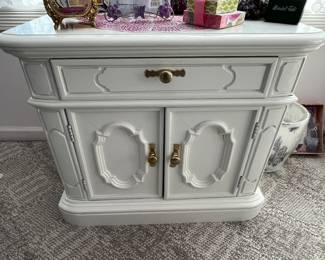 (2) matching Thomasville nightstands (needs refinishing).....