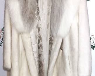 70s Rosoff Couture IvoryWhite Arctic Fox Fur WideCollar Jacket