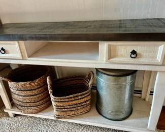 Pastry table or desk ?