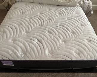 H90 - $475 - Queen Bed Frame with adjustable base. Like new - clean mattress. 