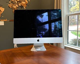 H15 - $300 - A1418 Mac with keyboard and mouse. 