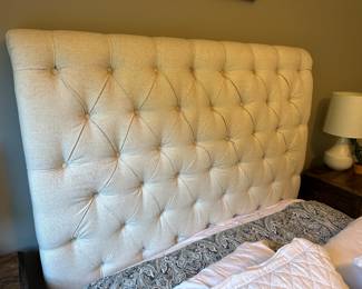 H24 - $475 - Queen Bed with adjustable platform base. Like new Sleepy's Reserve Plush mattress. 