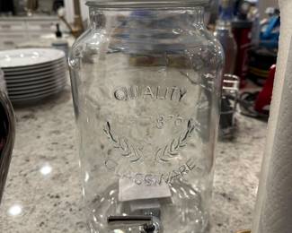 H42 - $10 Glass beverage dispenser