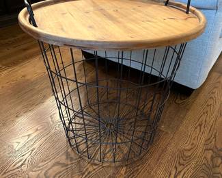 H20 - $25 - Basket with Table Top