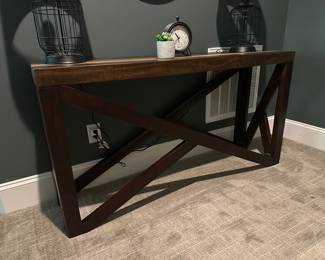 H75 - $125 Sofa Table - Measures 16" deep x 60" long x 32" tall.  Excellent condition. 