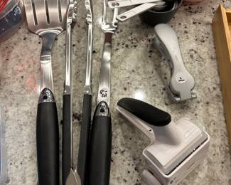 H41 - $8 Set of Utensils