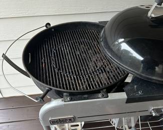 H48 - $225 - Weber Performer Grill with cover - very good condition barely used!