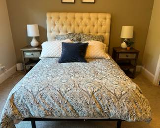 H24 - $475 - Queen Bed with adjustable platform base. Like new Sleepy's Reserve Plush mattress. Headboard is 62" tall. 