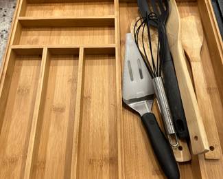 H44 - $8 Utensil Tray