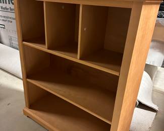 H108 - $12 Cubby shelf - wiggly