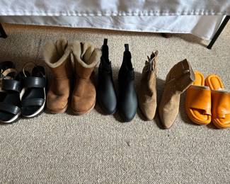 Tons of new shoes. Women’s size 9 mostly