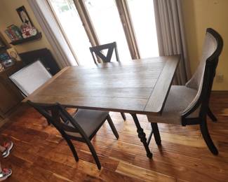 Dining room table with 4 chairs 