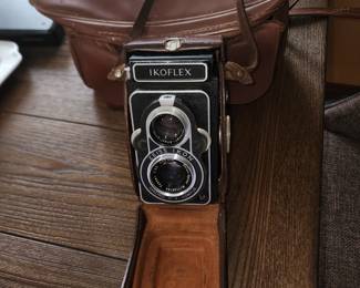 1952 Zeiss Ikon Ikoflex camera with 2 original cases