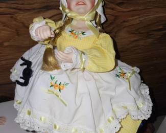 Little miss muffett by Mother goose