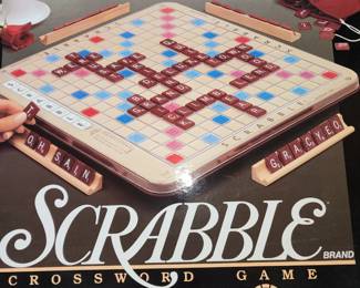 Deluxe edition scrabble