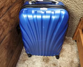 4 wheel suitcase