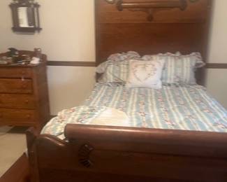 Circa 1900 oak high back bed, oak chest of drawers, Victorian shaving mirror